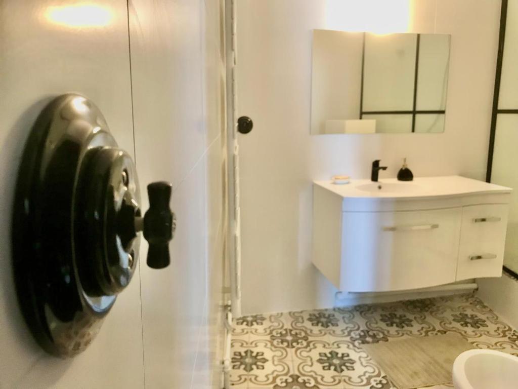 Retromirabeau - Chambre Suite & Appartements De Charme - Localisation Premium Нарбон Стая снимка